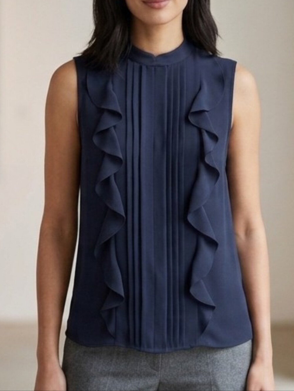 Beautiful ANN TAYLOR Sleeveless Ruffle Pintuck Blouse Navy Tank Top Blouse L